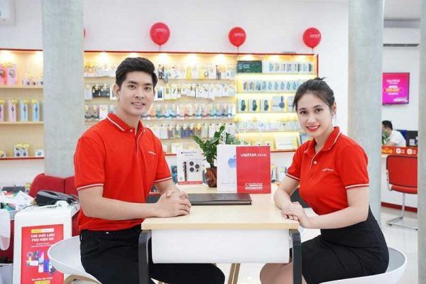 Không gian trưng bày sản phẩm tại Viettel Store