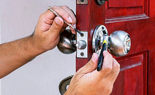 Hình ảnh thực tế quy trình làm việc của đội ngũ kỹ thuật viên Sửa Chữa Thanh Hóa