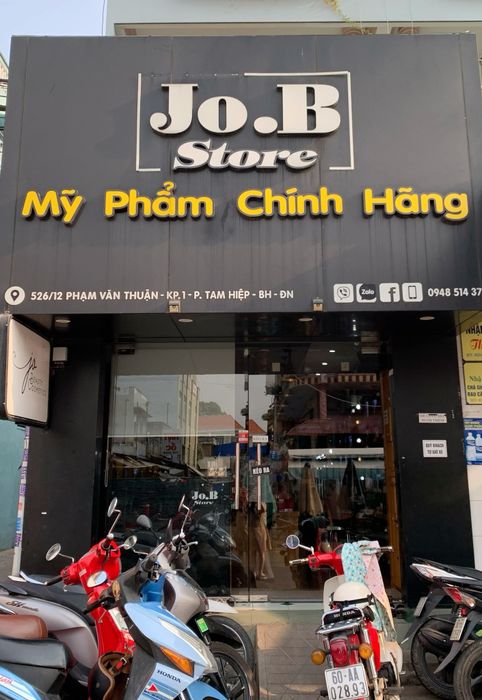 Không gian trải nghiệm đa dạng sản phẩm tại Jo Beauty Cosmetics