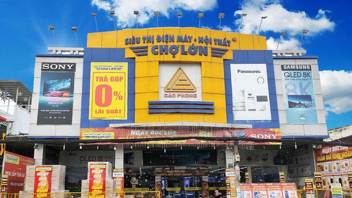 Không gian trưng bày hiện đại tại Điện Máy Chợ Lớn