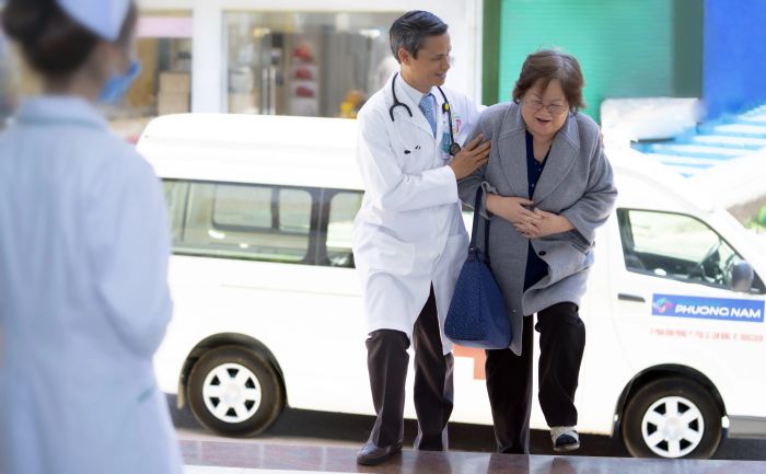 Đội ngũ y bác sĩ Đa khoa Phương Nam luôn tận tâm, chu đáo trong từng dịch vụ ảnh 2