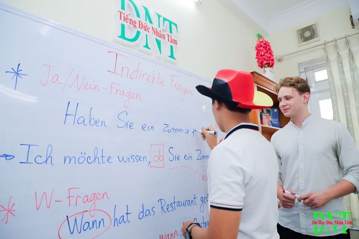 Giờ học tương tác sôi nổi tại Nhân Tâm - Hình ảnh 2