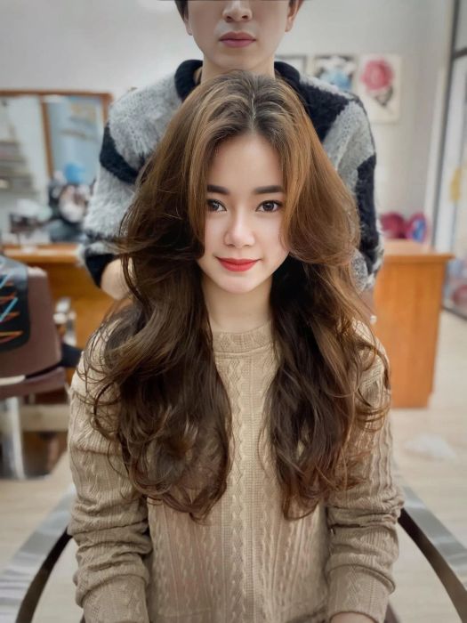 Đội ngũ stylist tài năng và quy trình làm đẹp chuyên nghiệp tại Hoàng Thanh Hair Salon