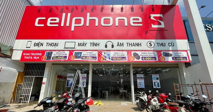 Showroom CellphoneS sang trọng với đa dạng sản phẩm - Ảnh 1