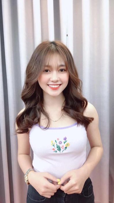 Hình ảnh thực tế về quy trình làm tóc chuyên nghiệp tại Viện Tóc Hoàng Nhân