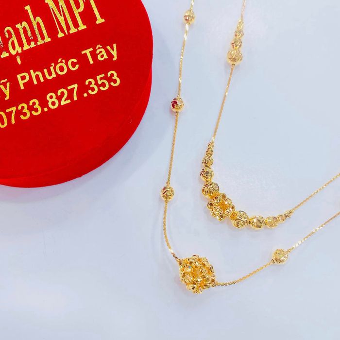 Khám phá không gian mua sắm tại Tiệm Vàng Ngọc Hạnh MPT qua góc nhìn chân thực từ hình ảnh độc đáo.