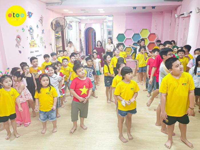 Không gian học tập hiện đại tại Trung Tâm Anh Ngữ E'TOP