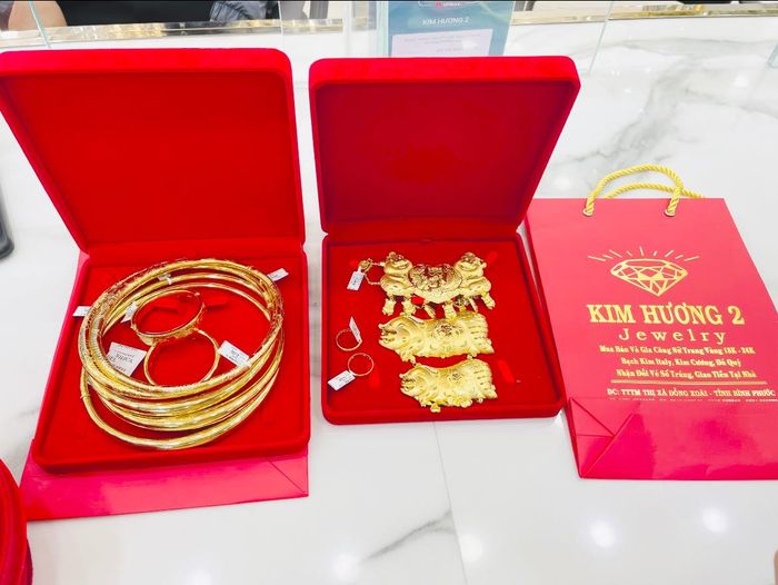 Không gian trưng bày hiện đại tại Tiệm Vàng Kim Hương 2