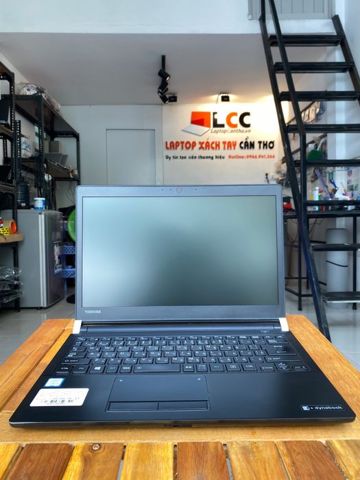 Không gian trưng bày hiện đại tại LCC Trung Tâm Laptop - Ảnh 1