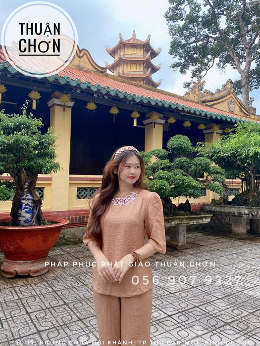 Không gian trưng bày thanh tịnh tại Thuận Chơn Pháp Phục (Ảnh 1)