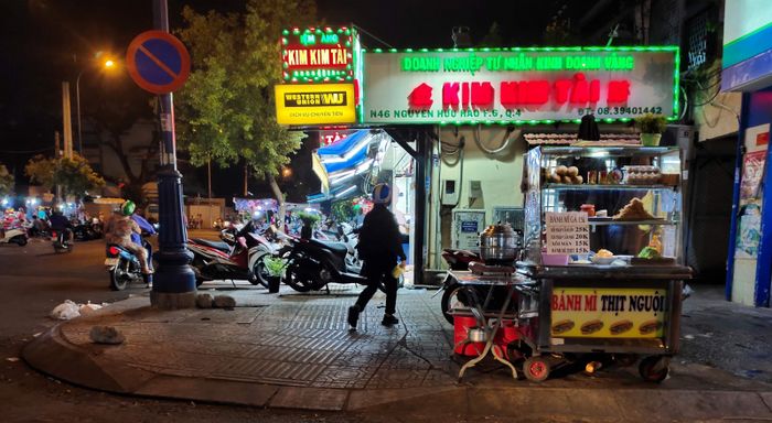 Không gian trưng bày sang trọng tại Tiệm Vàng Kim Tài