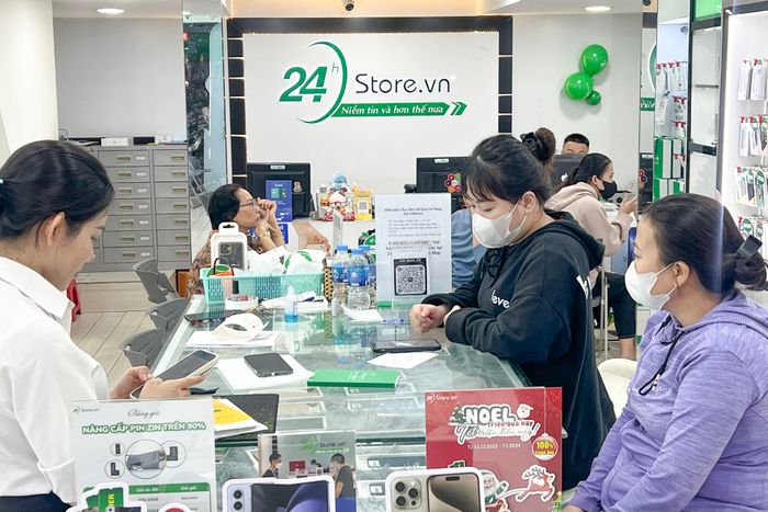 Không gian mua sắm hiện đại tại 24h Store