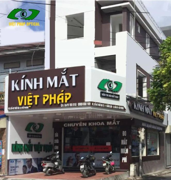 Kính Mắt Việt Pháp - Hình ảnh 1 không gian showroom sang trọng