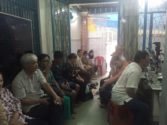 Phòng Khám Bác Sĩ Đoàn Hồng Dung - Hình ảnh minh họa quy trình thăm khám chuẩn y khoa với sự tận tâm và chuyên nghiệp.