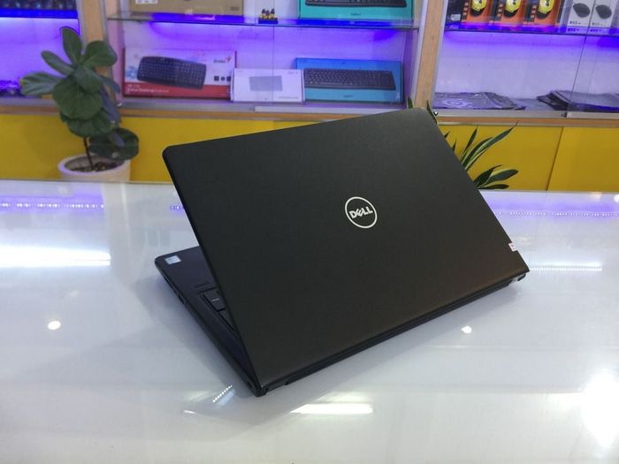 Không gian làm việc chuyên nghiệp tại Laptop Hoàng Mai - Ảnh 3