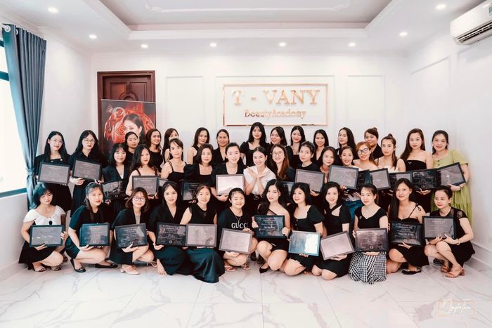 Hình ảnh thực tế tại Học viện Thẩm mỹ Y Vân Nguyễn