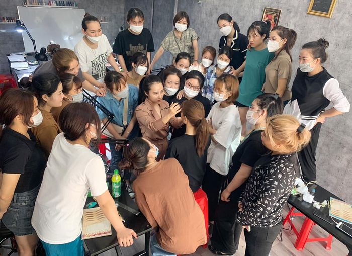 Khám phá không gian đào tạo chuyên nghiệp tại Hoài Nguyễn Beauty Academy qua những hình ảnh độc quyền