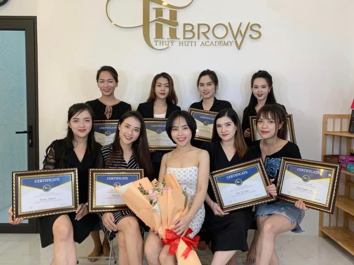 ThBrows - Thuý Huti Academy ảnh 1