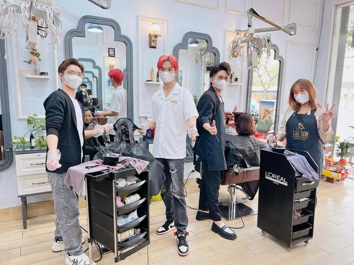 Caoson Hairsalon Ô Kê Luôn Academy – không gian sáng tạo cho mái tóc hoàn hảo (ảnh 2)