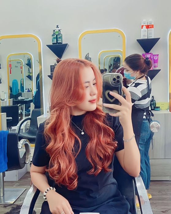 Không gian đẳng cấp và dịch vụ chuyên nghiệp tại Hair Salon SINH