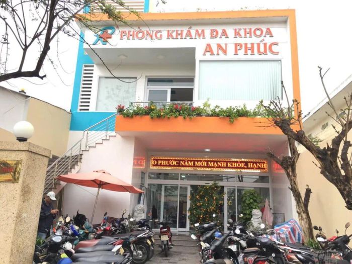 Hình ảnh đội ngũ y bác sĩ chuyên nghiệp tại Phòng Khám Đa Khoa An Phúc