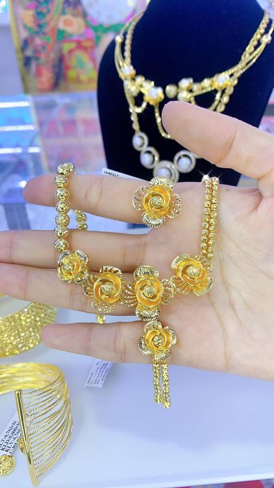 Không gian trưng bày tinh tế tại Tiệm Vàng Vân Ngọc