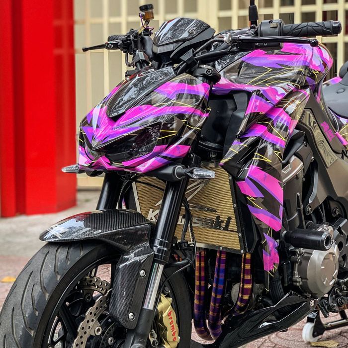 Ảnh 2: Thành quả hoàn thiện từ bàn tay tài hoa của nghệ nhân Ánh Hồng Decal