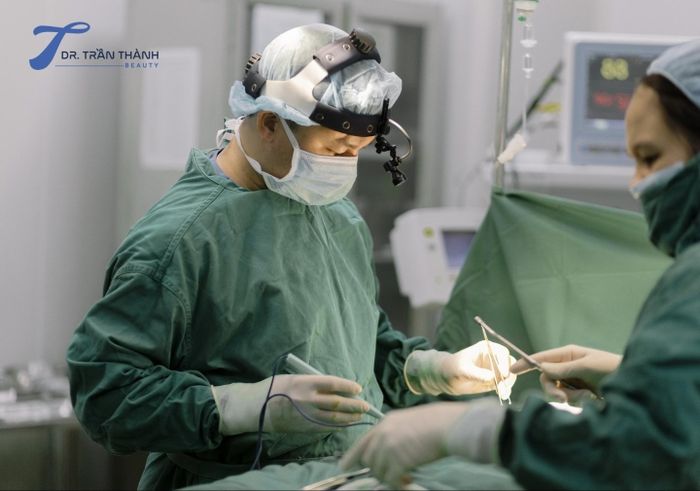 Ts.Bs Trần Thành - Ánh mắt của người nghệ sĩ y khoa (Ảnh 2)