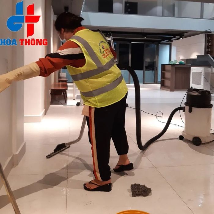 Vệ Sinh Công Nghiệp Hòa Thông - Hình ảnh 1