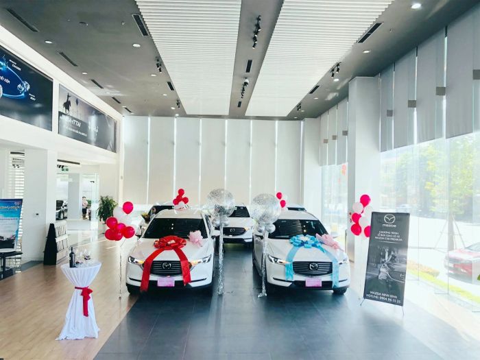 Đội ngũ kỹ thuật viên chuyên nghiệp tại Mazda Ninh Bình