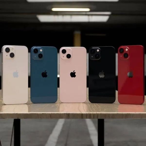 Không gian trải nghiệm công nghệ cao cấp tại Di Động Việt - Nơi hội tụ những siêu phẩm iPhone mới nhất