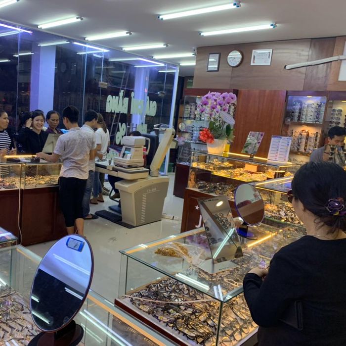 Hình ảnh trải nghiệm thực tế tại Mắt kính Điện Biên Phủ quận 12