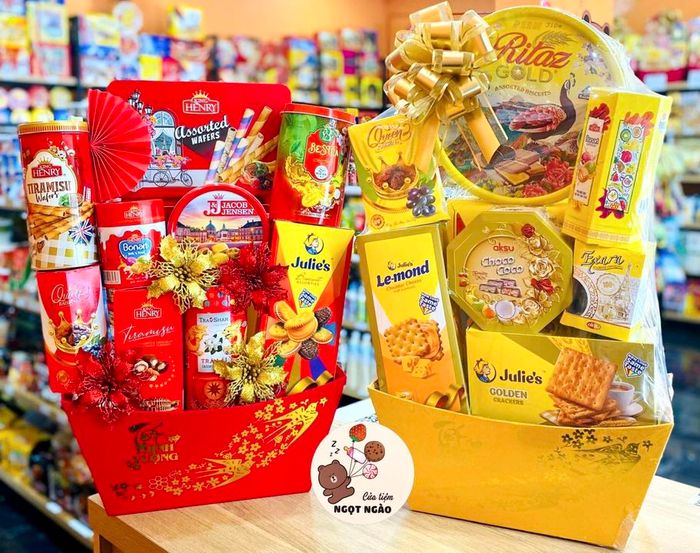 Hình ảnh giỏ quà Tết sang trọng tại Cửa Tiệm Ngọt Ngào