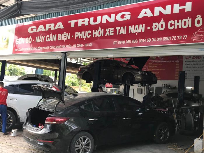Hình ảnh không gian làm việc chuyên nghiệp tại Gara Ô Tô Trung Anh