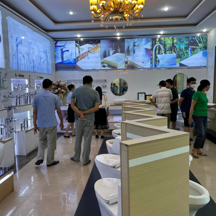 Hình ảnh Showroom Nội Thất Nguyệt Châm - Không gian trưng bày sang trọng và đa dạng sản phẩm.