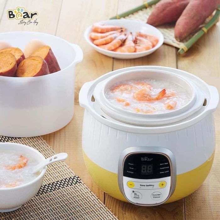 Thế Giới Sơ Sinh ảnh 2 - Với không gian cửa hàng rộng rãi, sạch sẽ, và dễ dàng tìm kiếm sản phẩm, đây là điểm đến lý tưởng cho các bậc phụ huynh muốn chọn mua các sản phẩm chăm sóc sức khỏe và sắc đẹp cho bé yêu. Những sản phẩm chính hãng từ các thương hiệu nổi tiếng được bày bán tại đây, luôn sẵn sàng phục vụ nhu cầu của khách hàng.