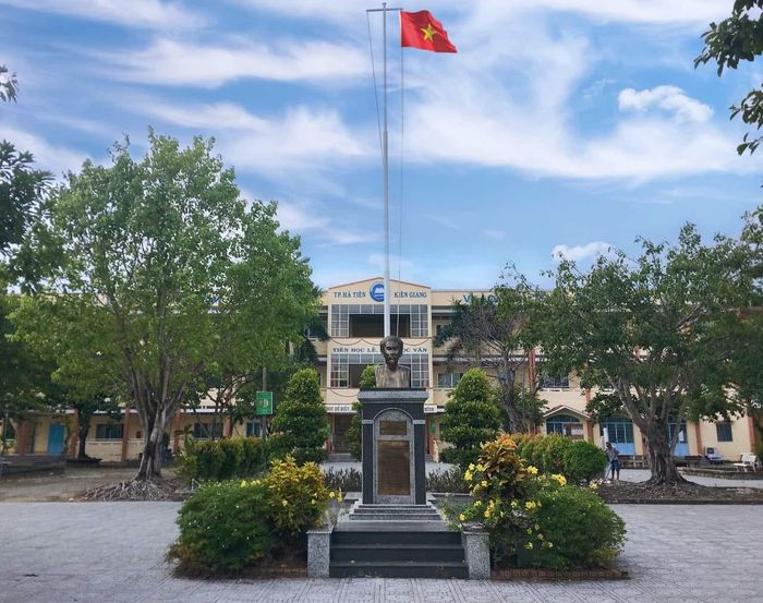 Hình ảnh Trường THPT Nguyễn Thần Hiến 1