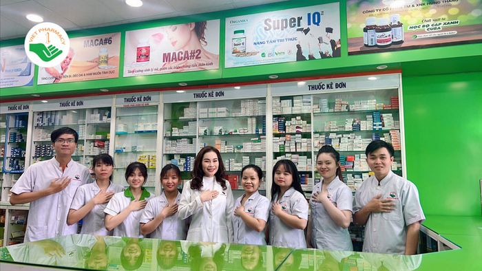 Hệ thống trưng bày sản phẩm khoa học tại Nhà thuốc Việt