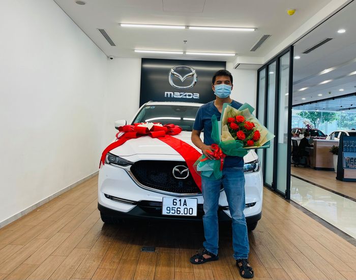 Mazda Bình Dương: Hình ảnh showroom ấn tượng với không gian trưng bày sang trọng