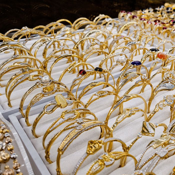 Không gian sang trọng tại Kim Ngân Jewelry