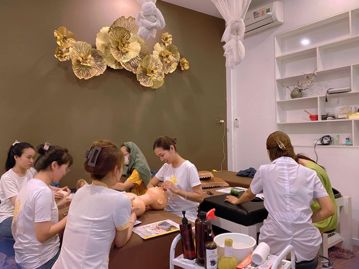 Nàng Pơ Lang Beauty Academy - Hành trình khám phá nghệ thuật chăm sóc sức khỏe mẹ và bé