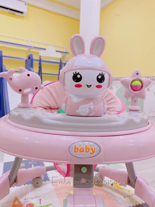 Shop Em bé Bee ảnh 2 - Với không gian thoải mái, thân thiện cùng đội ngũ nhân viên nhiệt tình, Shop Em bé Bee đã và đang xây dựng được lòng tin vững chắc trong cộng đồng các bậc phụ huynh. Các sản phẩm tại đây đều được kiểm tra chất lượng nghiêm ngặt, giúp mỗi khách hàng an tâm khi sử dụng cho mẹ và bé.