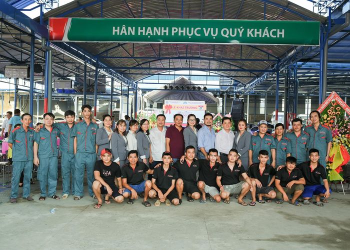 Không gian chăm sóc xe tại Mạnh Đỗ Auto
