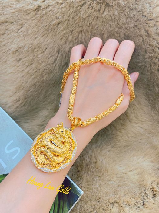 Bộ sưu tập nhẫn đính đá quý lấp lánh tại Hoàng Lan Gold