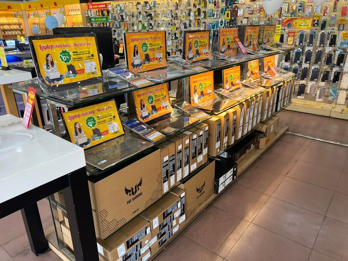 Thế Giới Di Động ảnh 1 - Không gian trưng bày hiện đại đầy ấn tượng