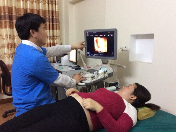 Hình ảnh nội thất Phòng Khám Đa Khoa Hoàng Việt - Không gian khám chữa bệnh thoáng đãng, tiện nghi mang lại sự thoải mái cho bệnh nhân.