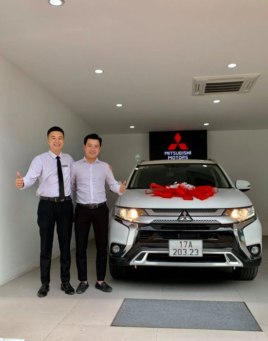 Không gian trưng bày hiện đại tại Mitsubishi Ninh Bình