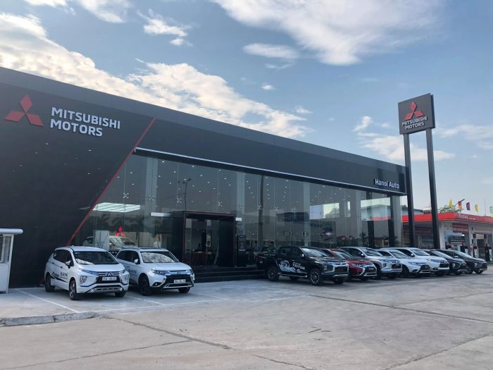 Khu vực tiếp tân và tư vấn tại Mitsubishi Ninh Bình
