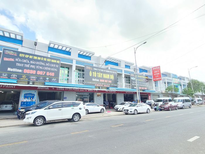 Hình ảnh Garage Ô Tô Tây Nam Bộ - Xưởng sửa chữa hiện đại