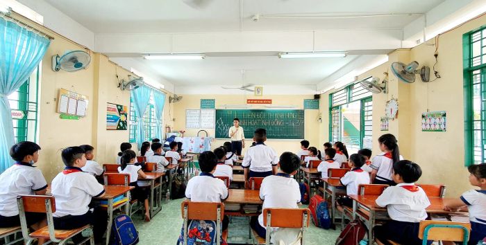 Thư viện hình ảnh đặc sắc về Trường Tiểu học Bình Hưng